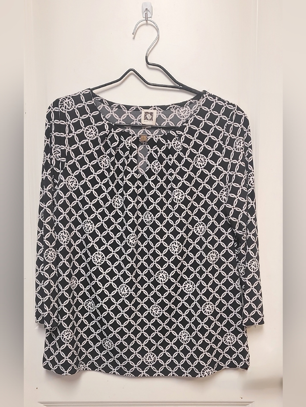 Black & White Geometric Print Women's Top